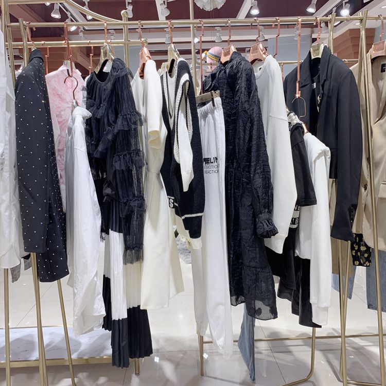 女装品牌折扣艾蜜雪春装 古今女装连衣裙货源渠道