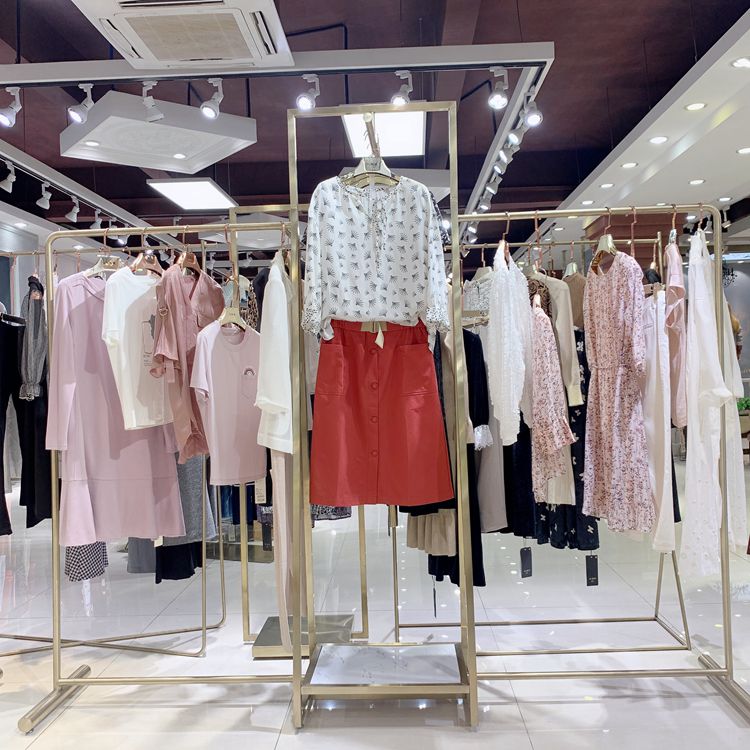 折扣品牌女装丽莫春夏 梦之屋女装上衣一手货源