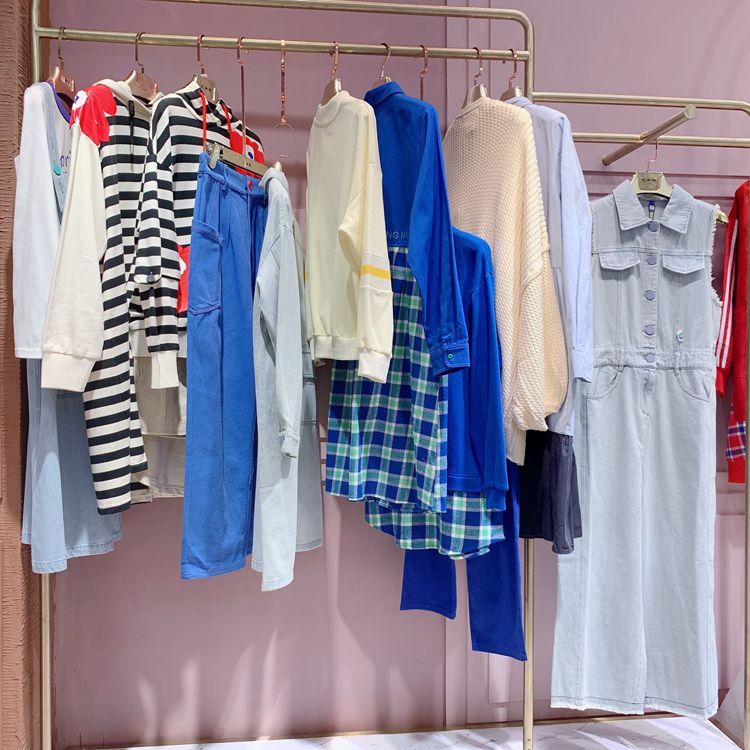 ONE MO陌春装折扣店女装品牌 茉苒女装上衣库存尾货
