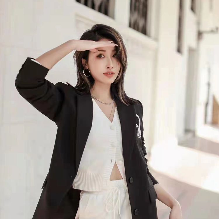 知案风衣&西装春品牌折扣女装 贝茜妮女装棉服尾货  尾货批发