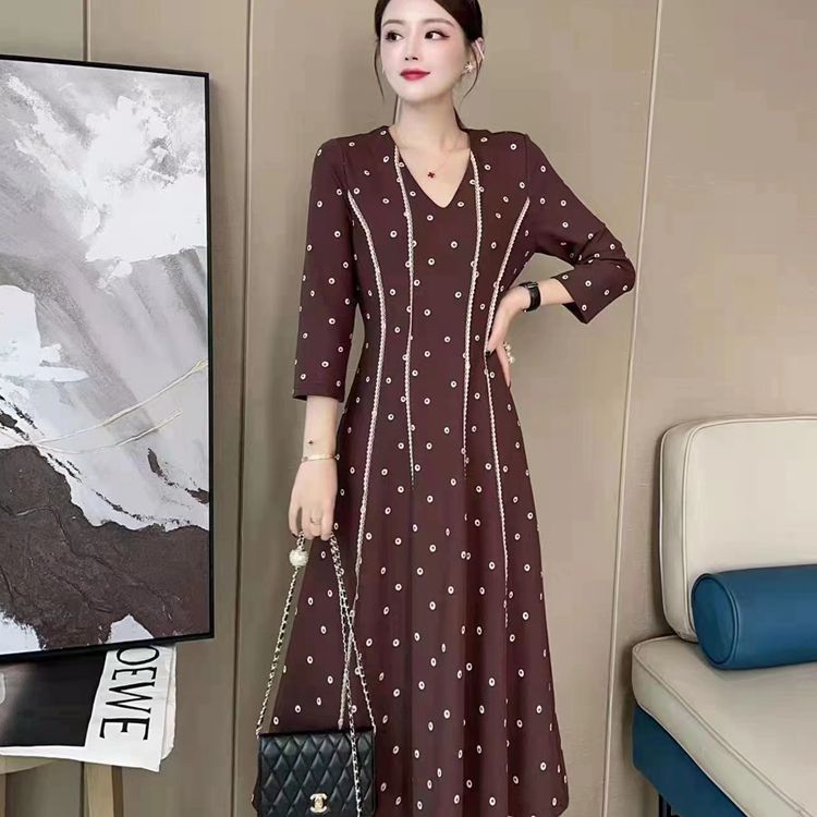 圣格娅连衣裙春装女装品牌折扣 柔妆女装缤蔓上衣尾货  女装尾货