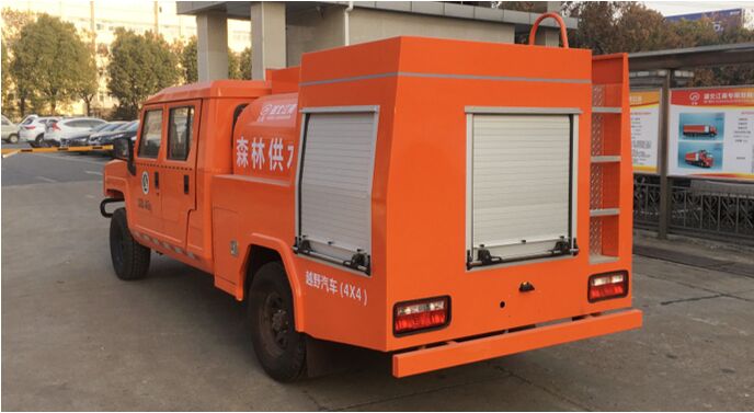 勇士双排座供水车 JDF5043GGSBAW6型供水车  勇士四驱消防供水车  带器材箱的消防供水车