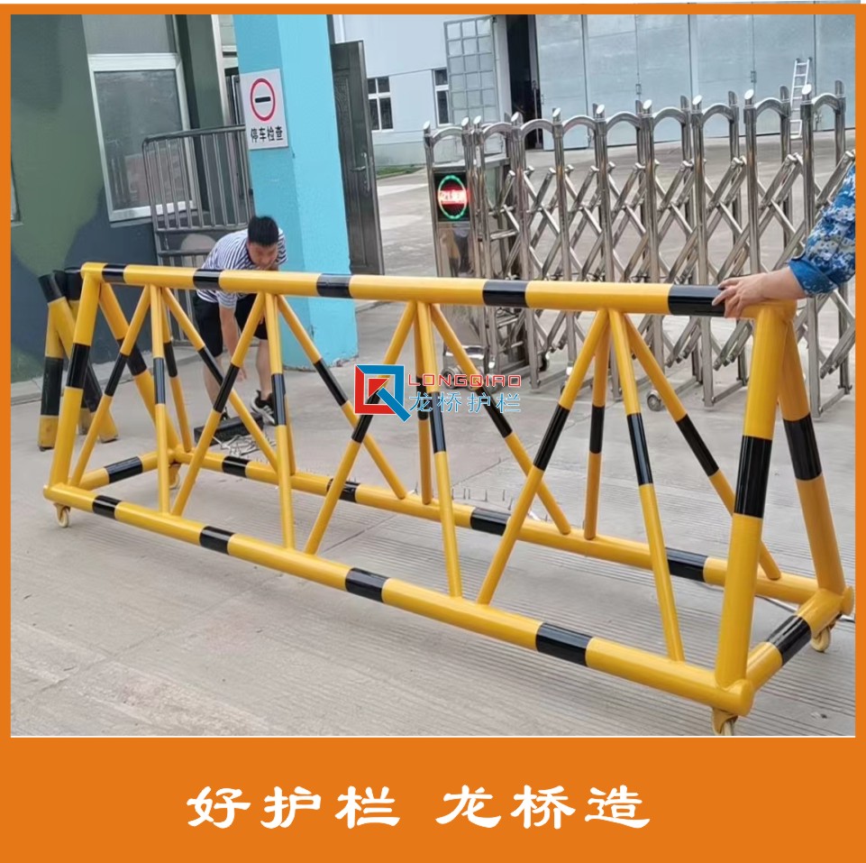长治学校单位门口防撞护栏 M型防冲撞隔离护栏 龙桥&nbsp;&nbsp;学校门口防撞护栏&nbsp;&nbsp;M型防冲撞护栏