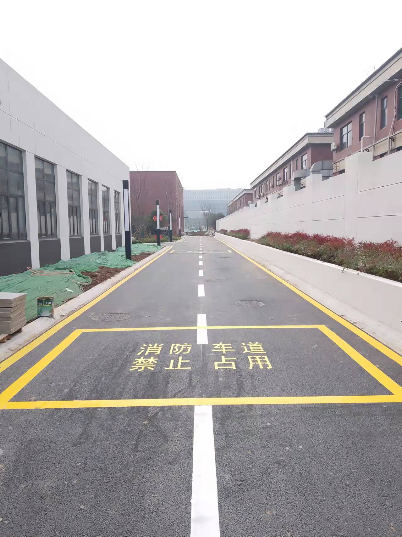 南京道路交通划线推荐【南京达尊交通工程公司】  南京道路划线  南京厂区划线  南京停车场划线