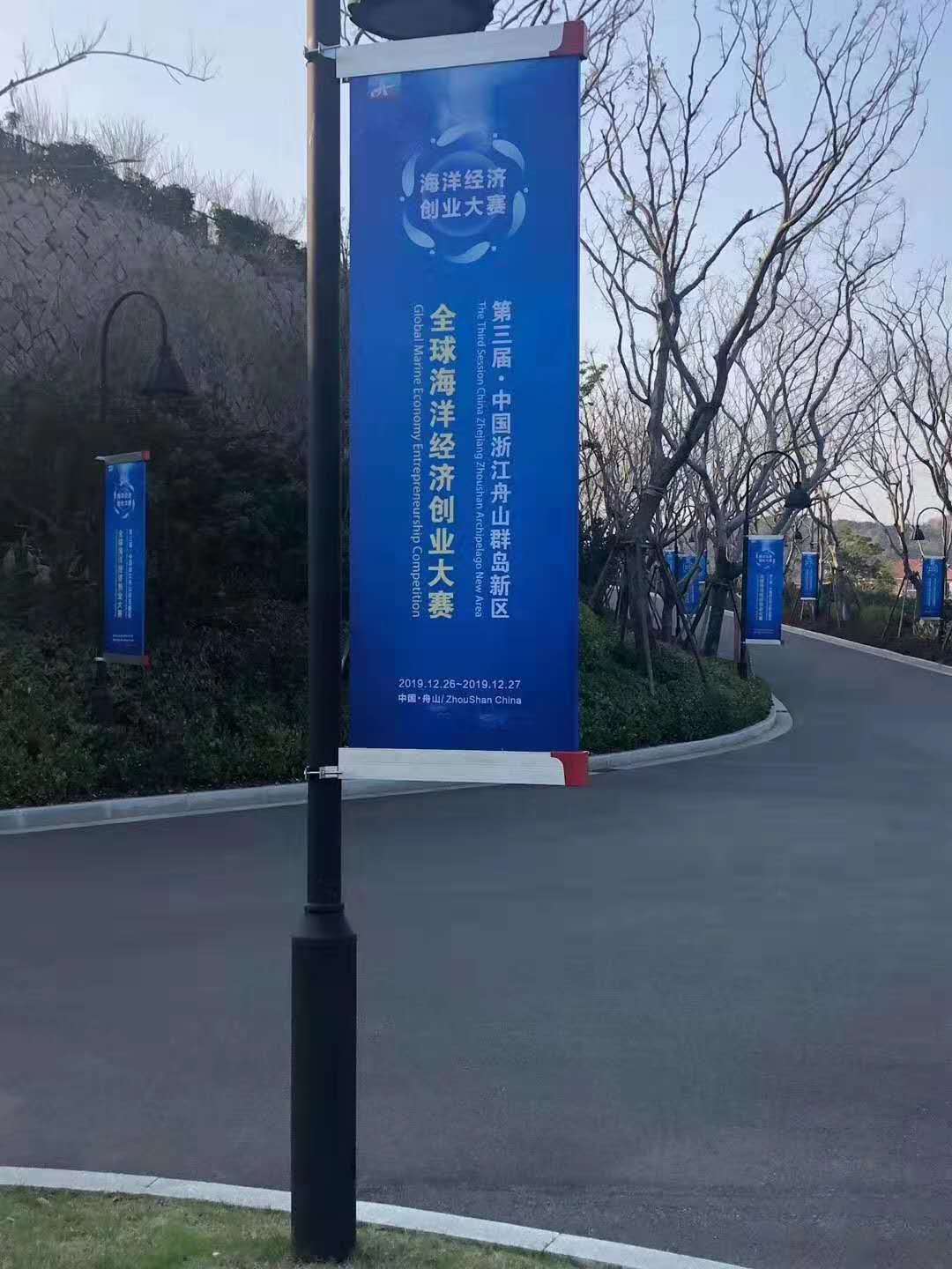 铝合金宣传栏?校园宣传栏?公告栏  双臂道旗架  移动报栏  挂墙宣传栏