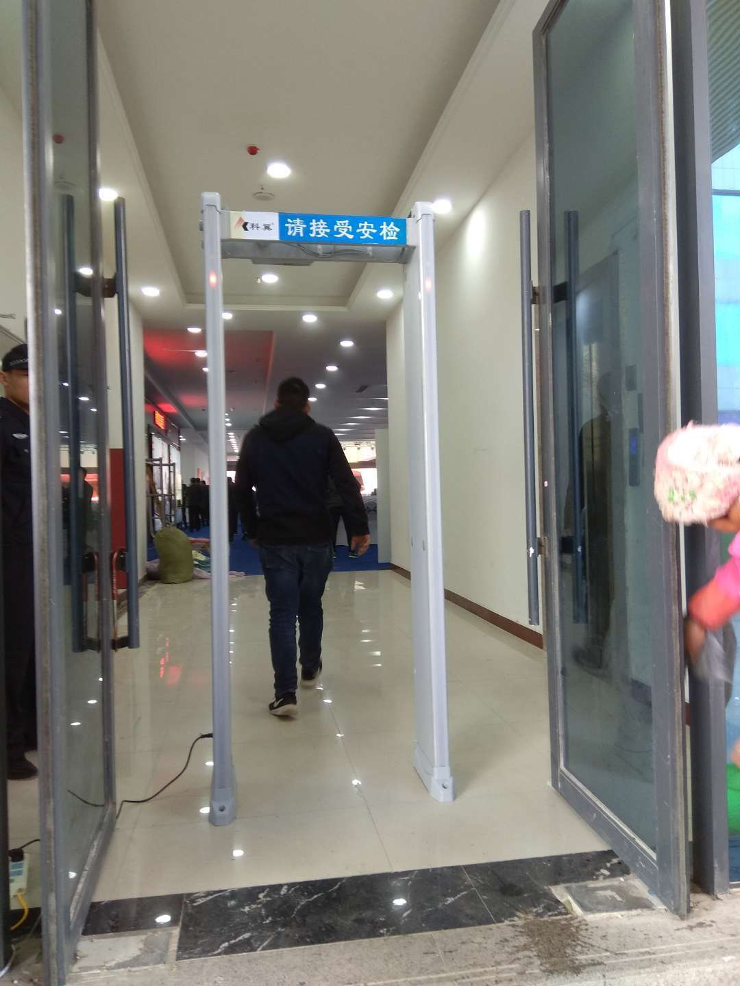 新乡启动仪式道具租赁  飞天彩虹  电子吸幕机  舞台干冰机