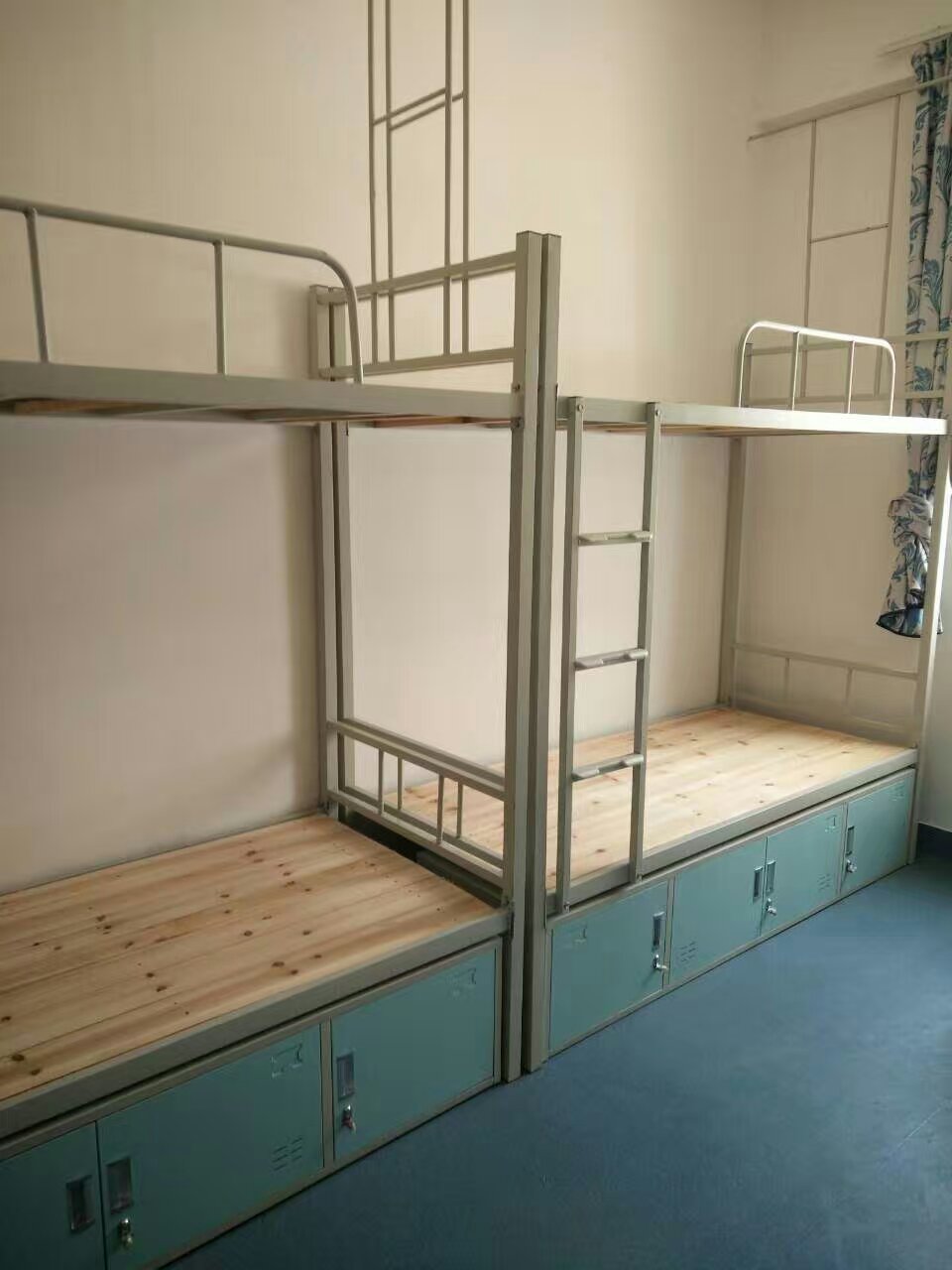 福建铁架床上下铺铁床双层床宿舍高低床带鞋柜铁  公寓床  双层铁架床