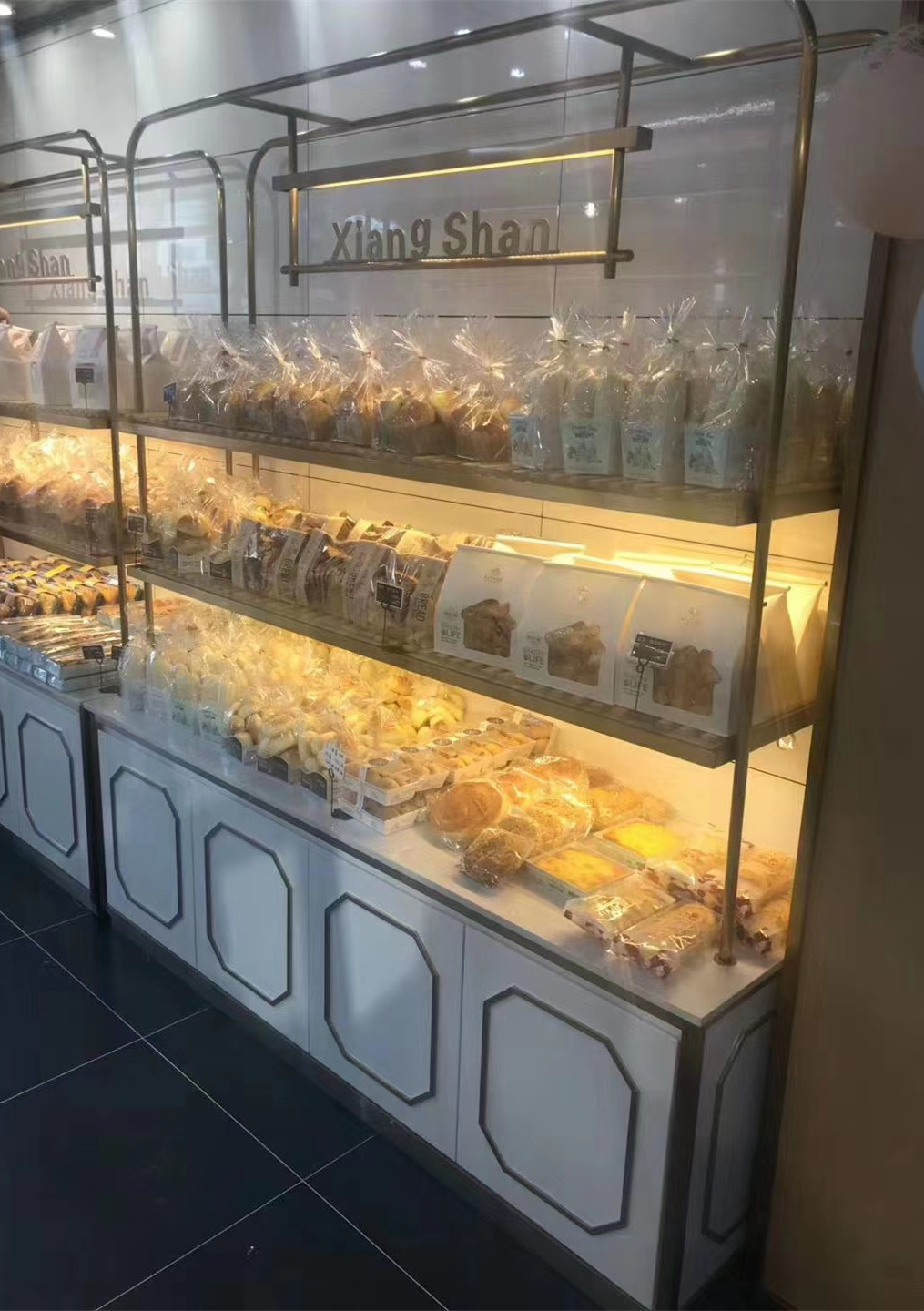 去除面包展示柜异味方法分享  面包柜  广州烤漆柜