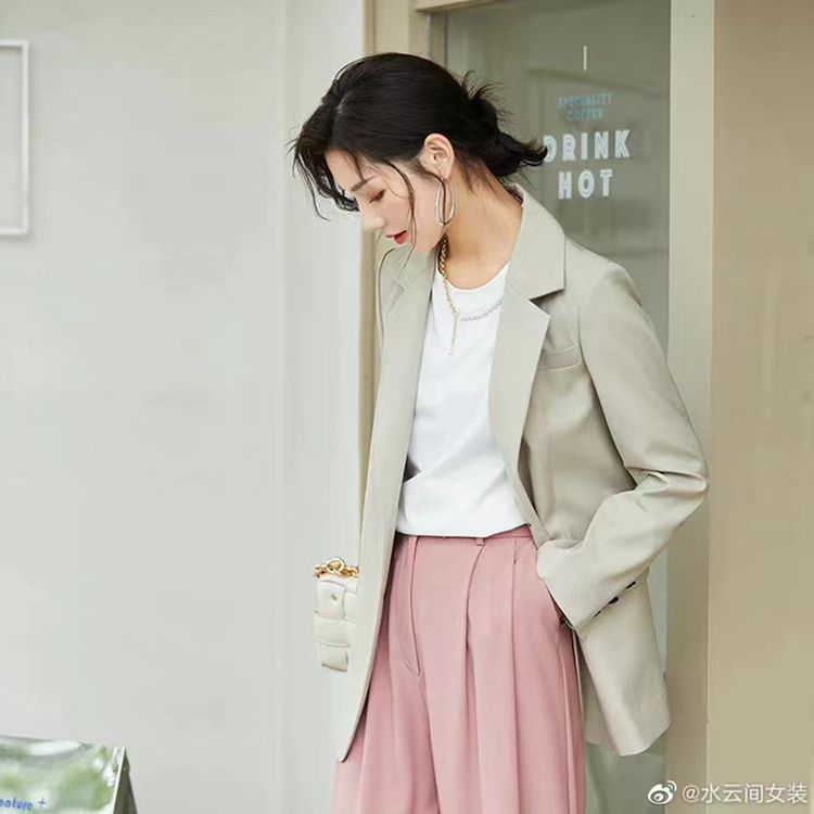 水云间春夏女装折扣品牌 缎面桑蚕丝女装分份批发