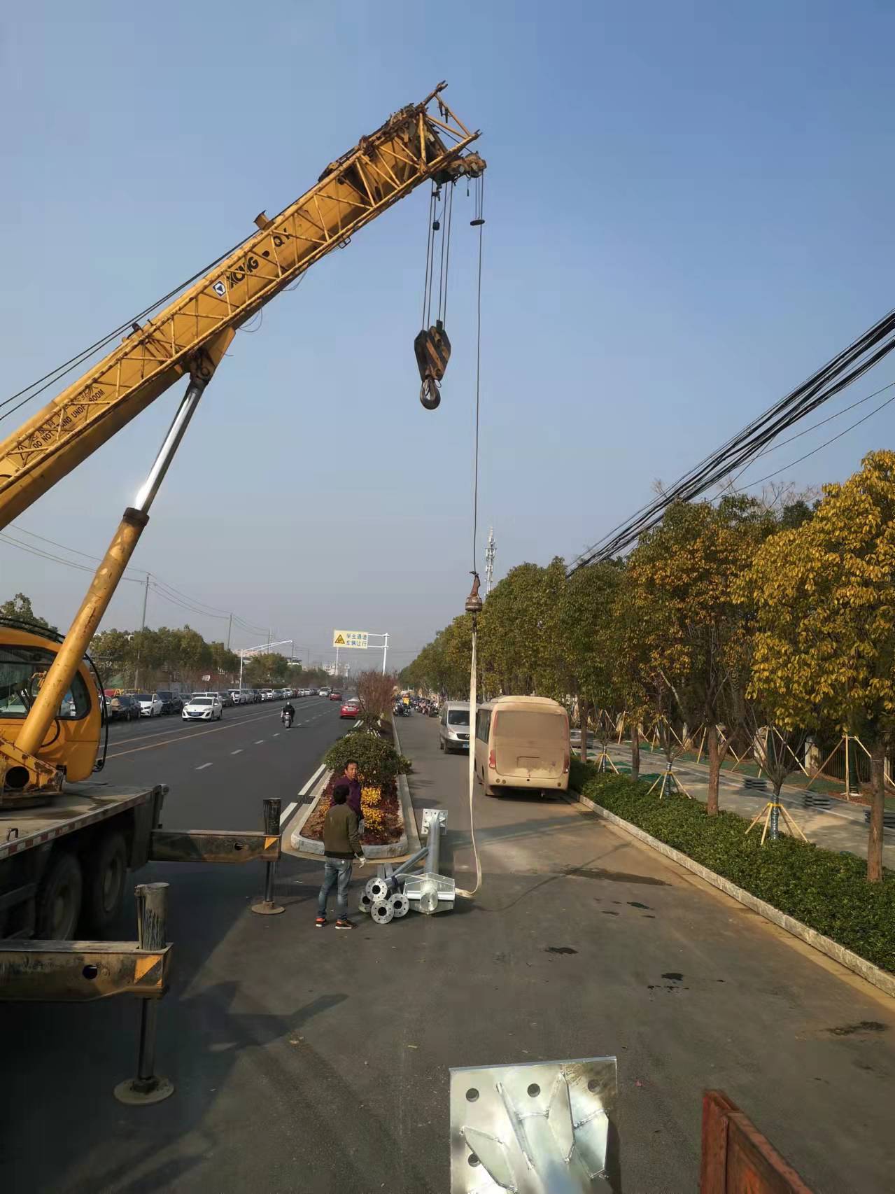 南京道路交通标志标牌材料以及加工简述  南京道路划线  南京厂区划线  南京停车场划线