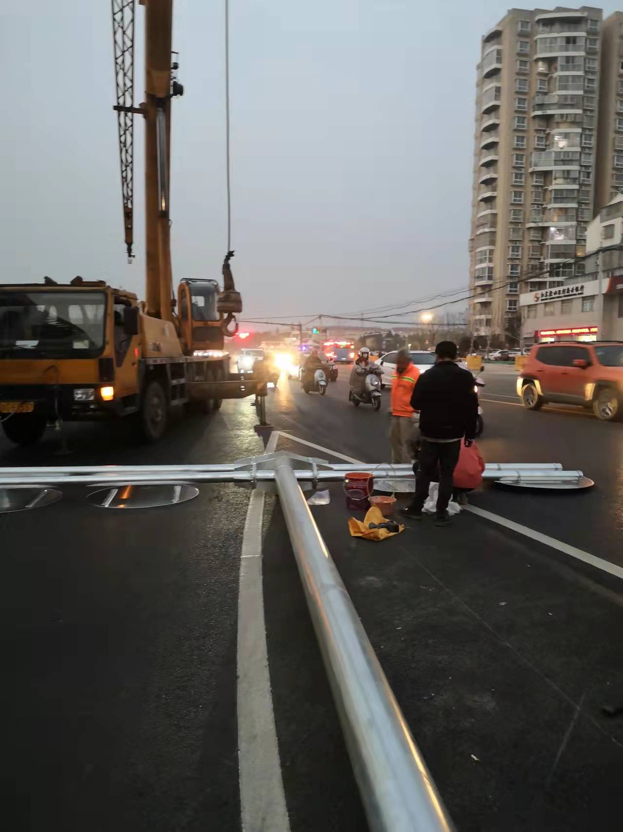 南京道路交通标志标牌材料以及加工简述  南京道路划线  南京厂区划线  南京停车场划线