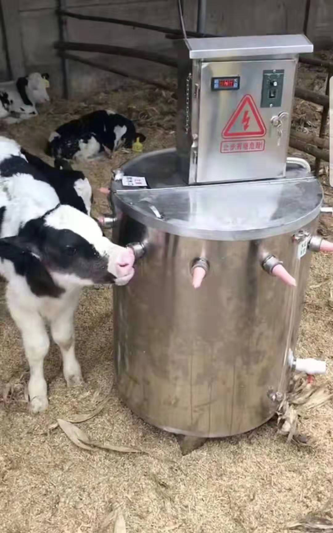 河北恒创不锈钢饲喂车厂家  牛犊喂奶罐  犊牛喂奶车