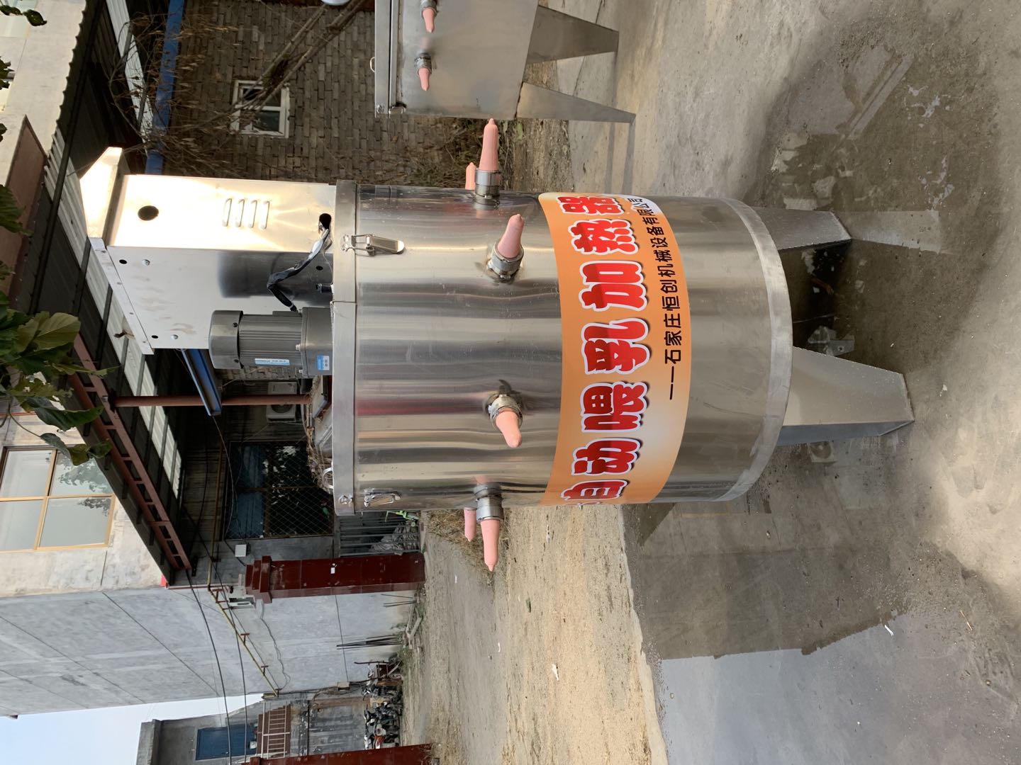 河北厂家定制各种规格牛场饲喂机  不锈钢饲喂车  不锈钢饲喂车厂家  河北不锈钢饲喂车