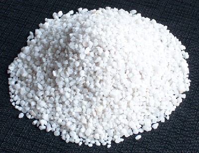 草坪填充喷砂用高白硅砂石英砂 耐高温石英砂