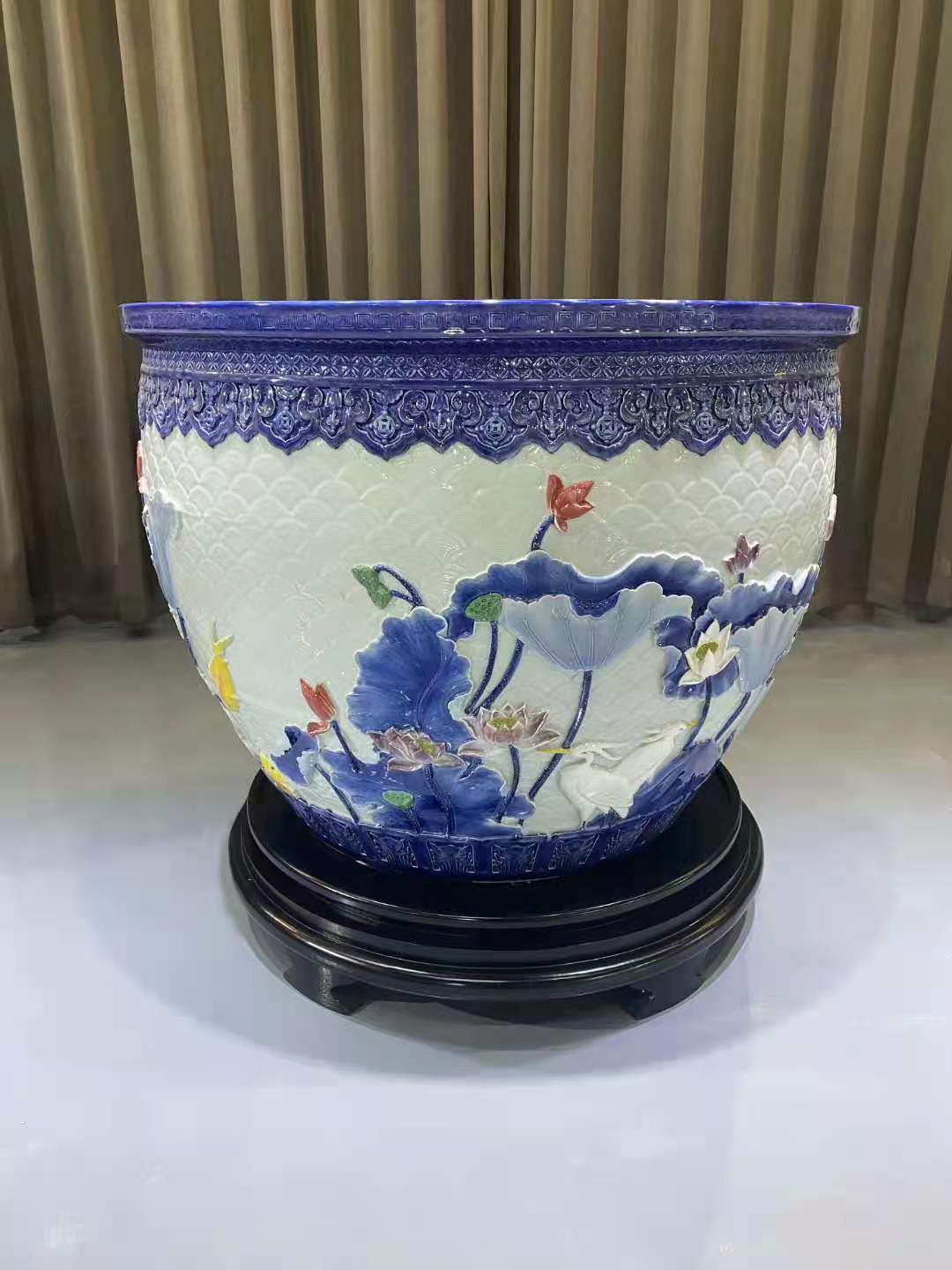豪华酒店门口摆放陶瓷大缸 大厅装饰陶瓷大缸  豪华酒店装饰大缸