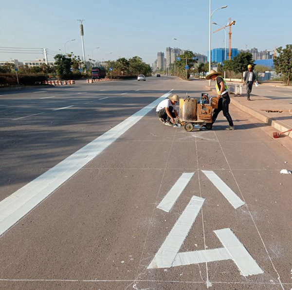 南京达尊公交站道路划线-南京停车场划线-厂区划线  南京道路划线  南京厂区划线