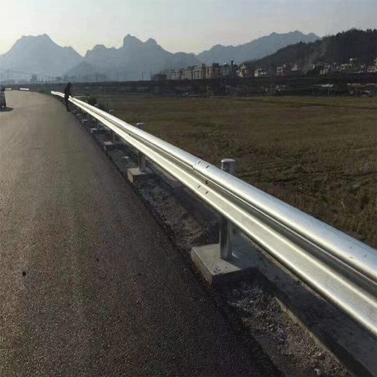 乡村道路振兴防撞栏 惠州波形梁钢护栏批发厂家  乡村道路防撞栏