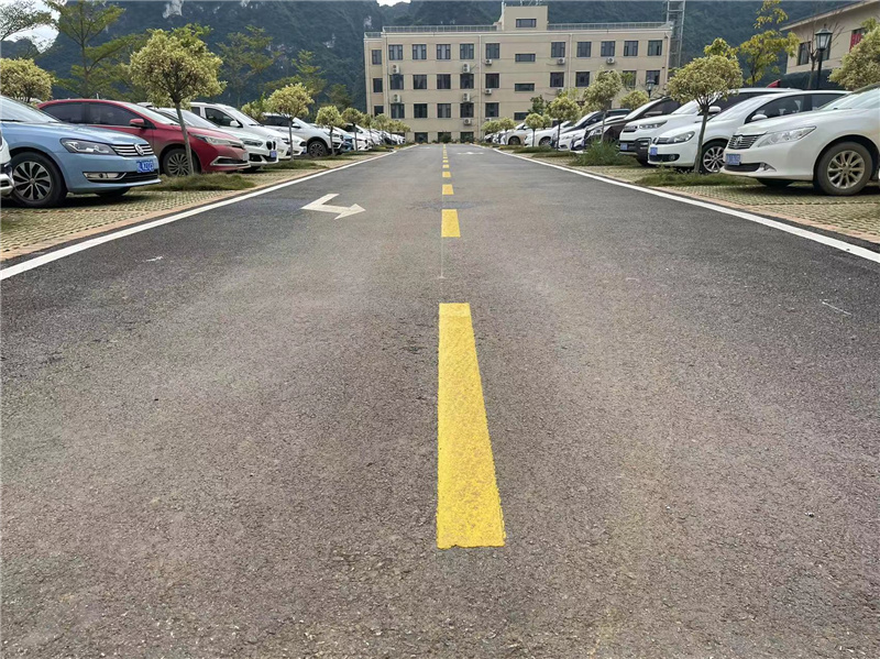 钦州市钦南区热熔划线经验丰富施工队  道路划线  钦州道路交通标志