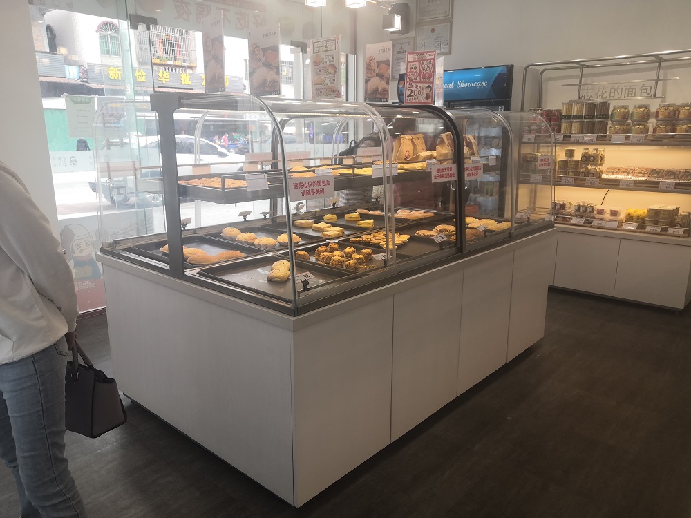 定制的面包展示柜更加符合店家的心意  面包柜  广州烤漆柜