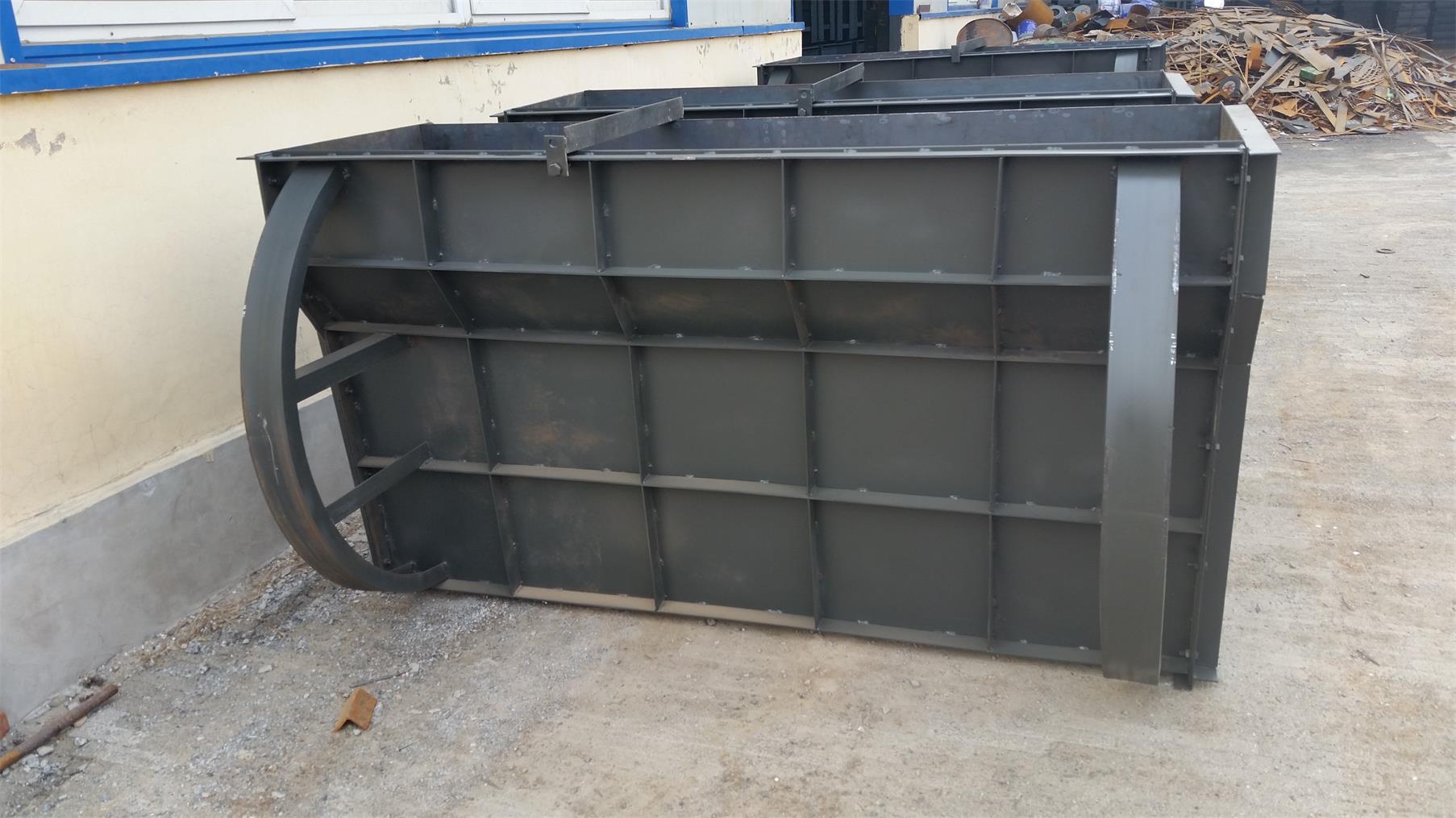 保定润达 高速遮板钢模具 厂家供应 遮板模具 水泥遮板模具