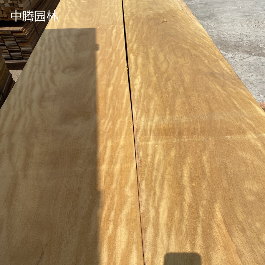 非洲黄花梨户外家具板材 非洲黄花梨巴蒂木加工  非洲巴蒂木价格  巴蒂进口木材  定尺加工巴蒂木