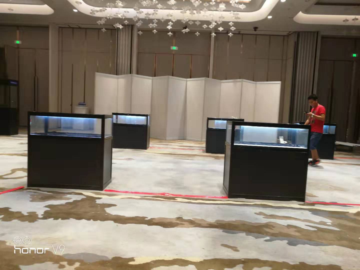 宝安区珠宝展示柜出租 高低展示柜出租工铝料展示柜  宝安区展示柜出租  会展中心展柜  玻璃展示柜出租