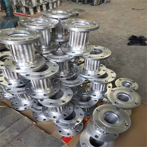 法兰式金属软管补偿器产品参数  金属软管尺寸，  编织金属软管材质  不锈钢金属软管厂家