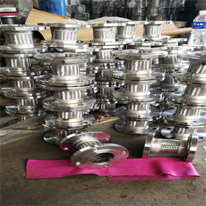 法兰式金属软管补偿器产品参数  金属软管尺寸，  编织金属软管材质  不锈钢金属软管厂家