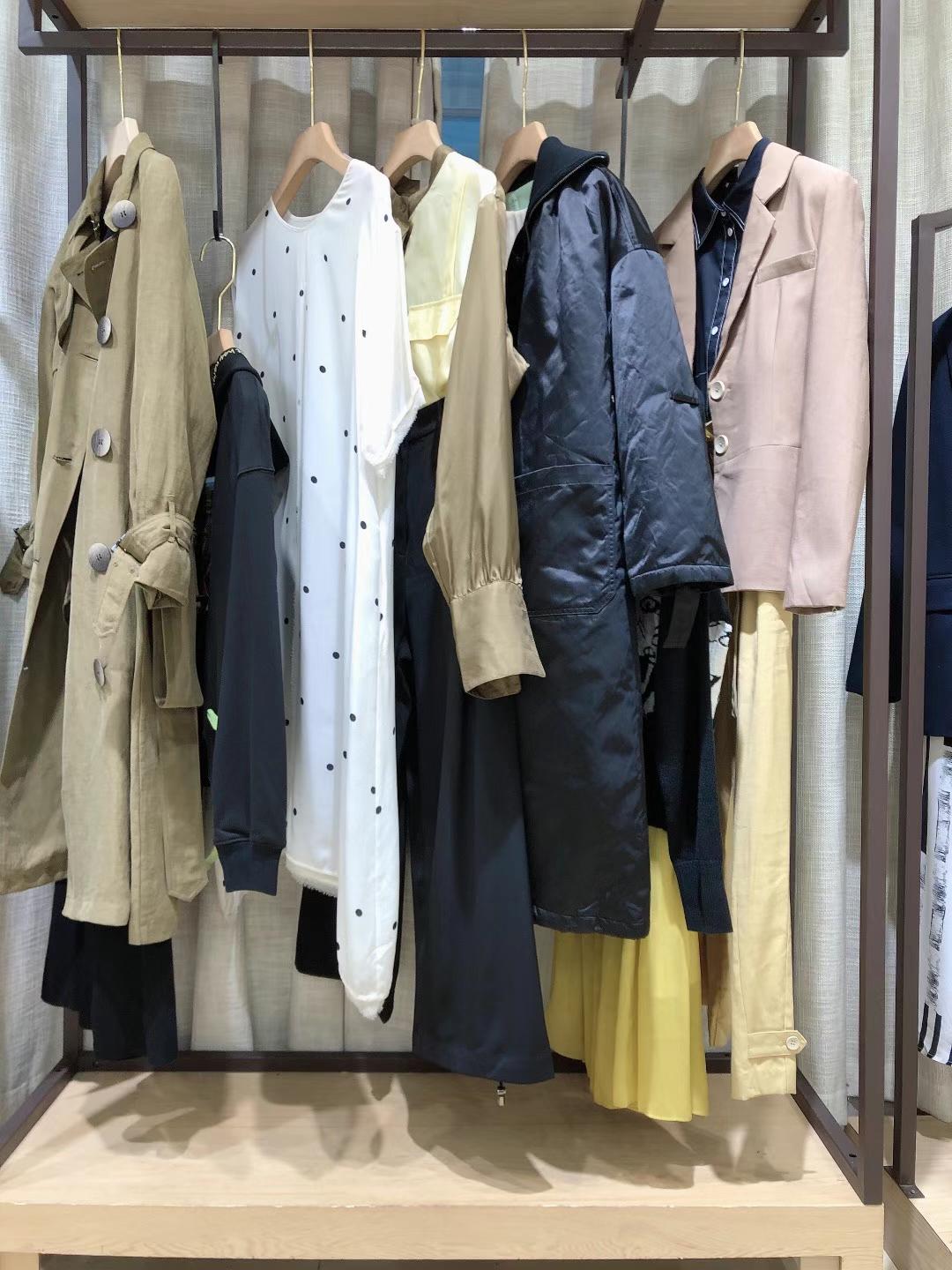 大牌女装品牌卓琪2022春女装折扣库存尾货批发货源  女装尾货批发  女装库存尾货批发