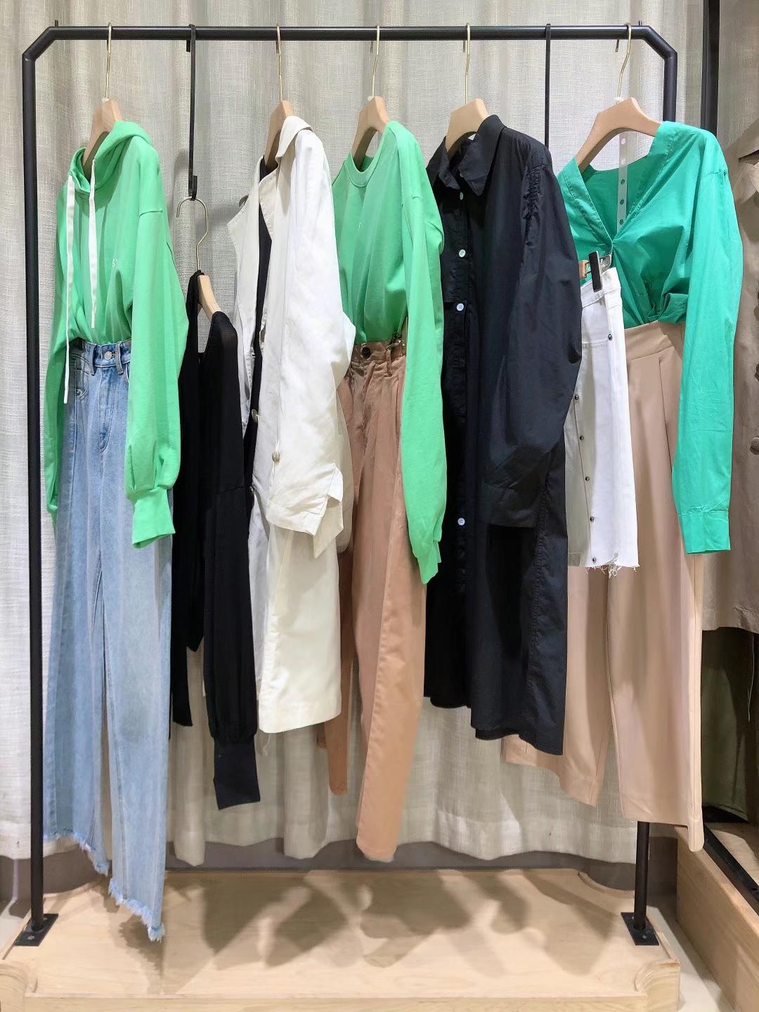 女装未知未觉WZWJ/没完没了2022春女装折扣批发供应商  女装尾货批发  女装库存尾货批发