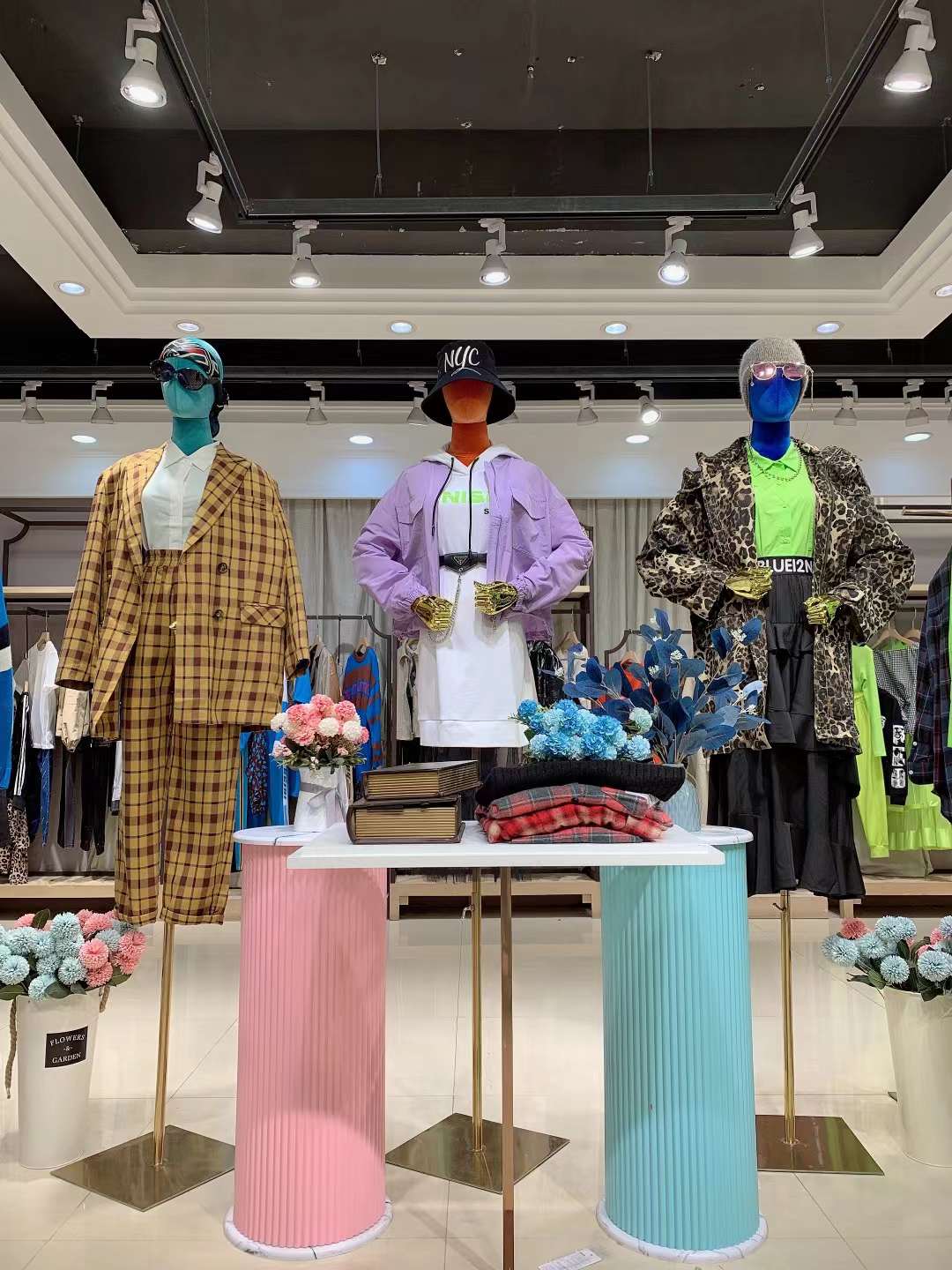 高端品牌琲妮2022春品牌女装折扣库存批发货源  女装尾货批发  女装库存尾货批发