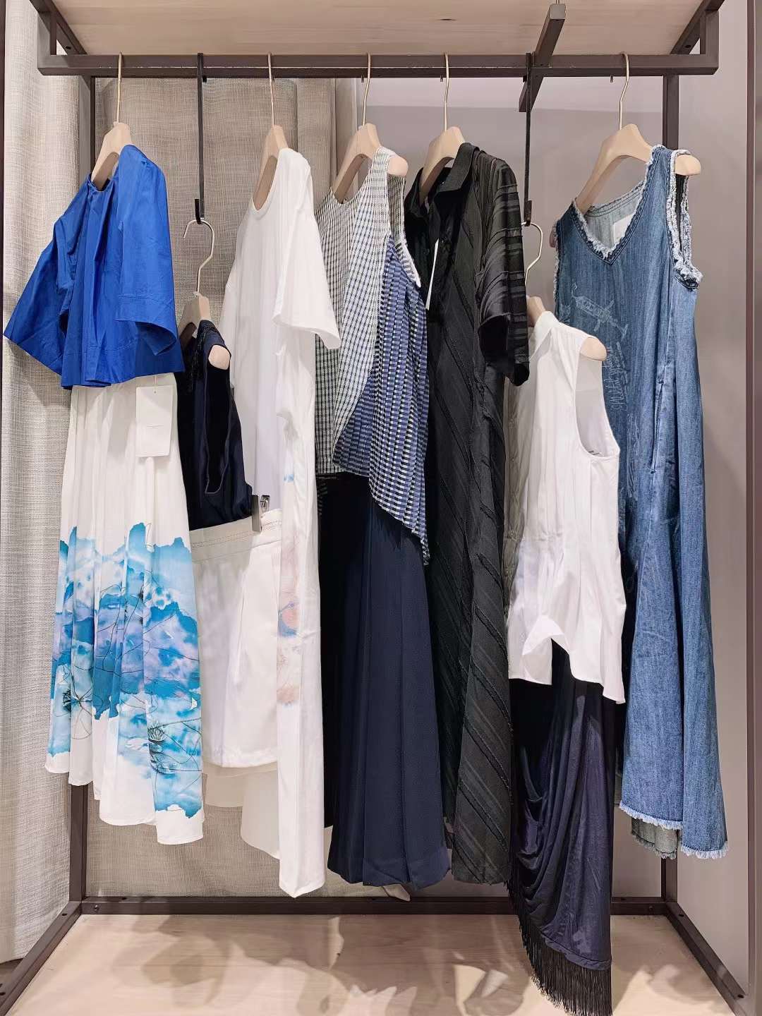 品牌伊迪索2022春夏品牌女装折扣尾货库存批发  女装尾货批发  女装库存尾货批发