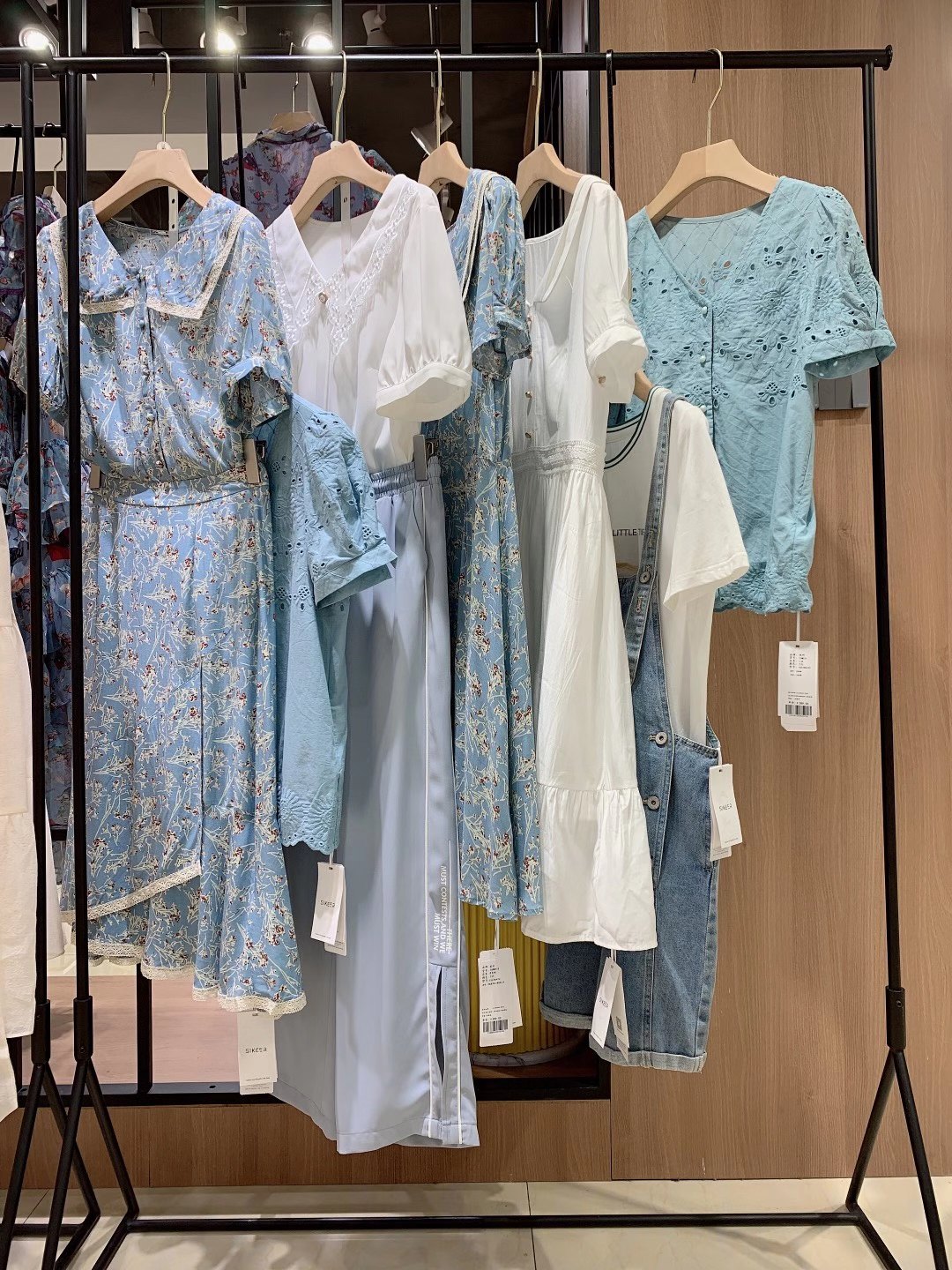 精品品牌丝柯2022夏女装折扣尾货电商进货渠道  女装尾货批发  女装库存尾货批发