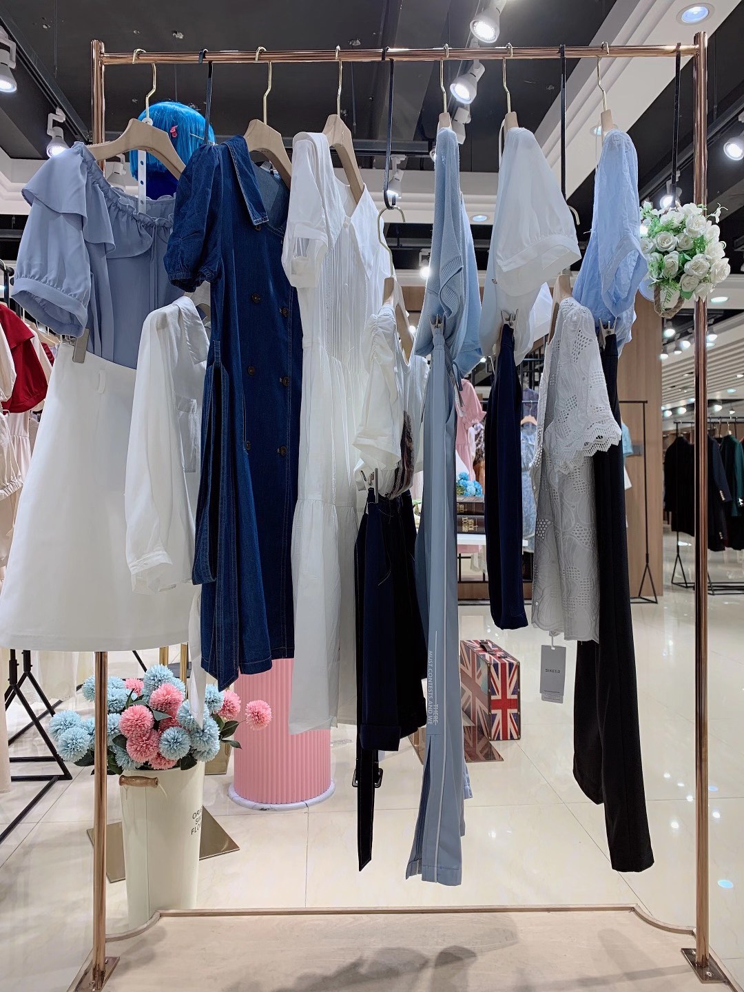精品品牌丝柯2022夏女装折扣尾货电商进货渠道  女装尾货批发  女装库存尾货批发