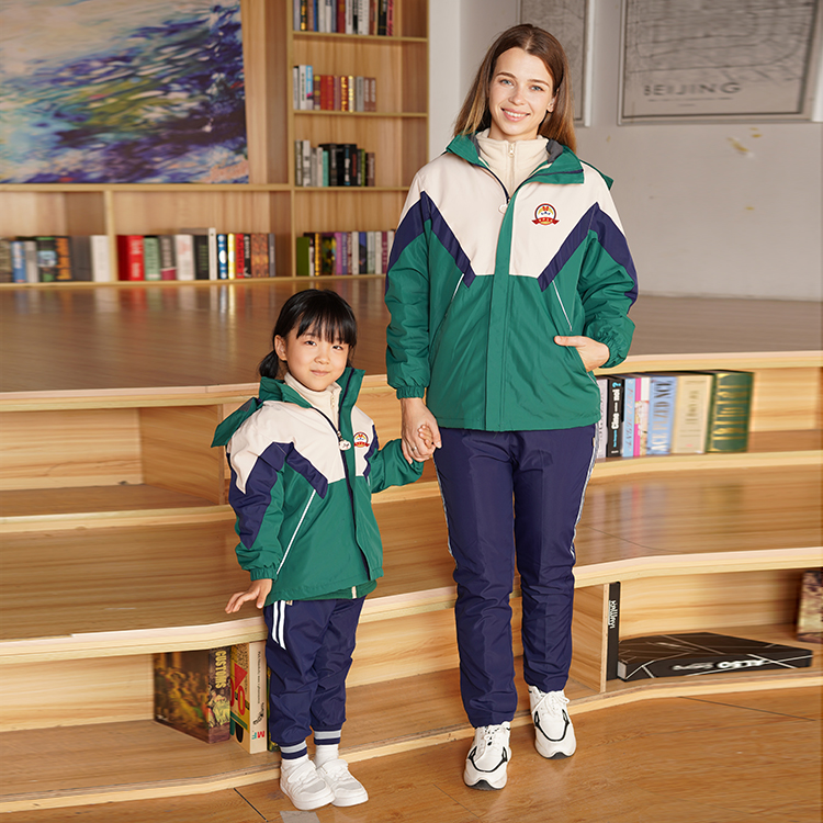 校服厂家，园服批发  校园园服定制