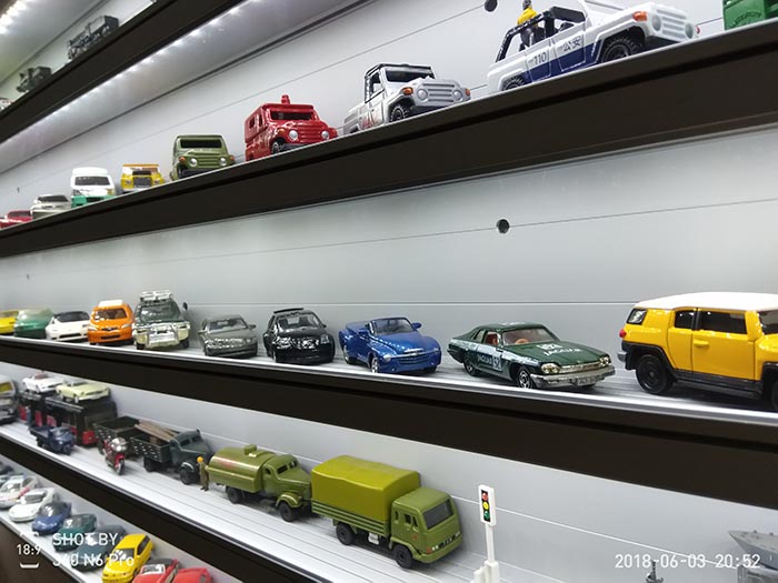 铝合金火车模型展示架LED带灯防尘挂墙金属货架定制