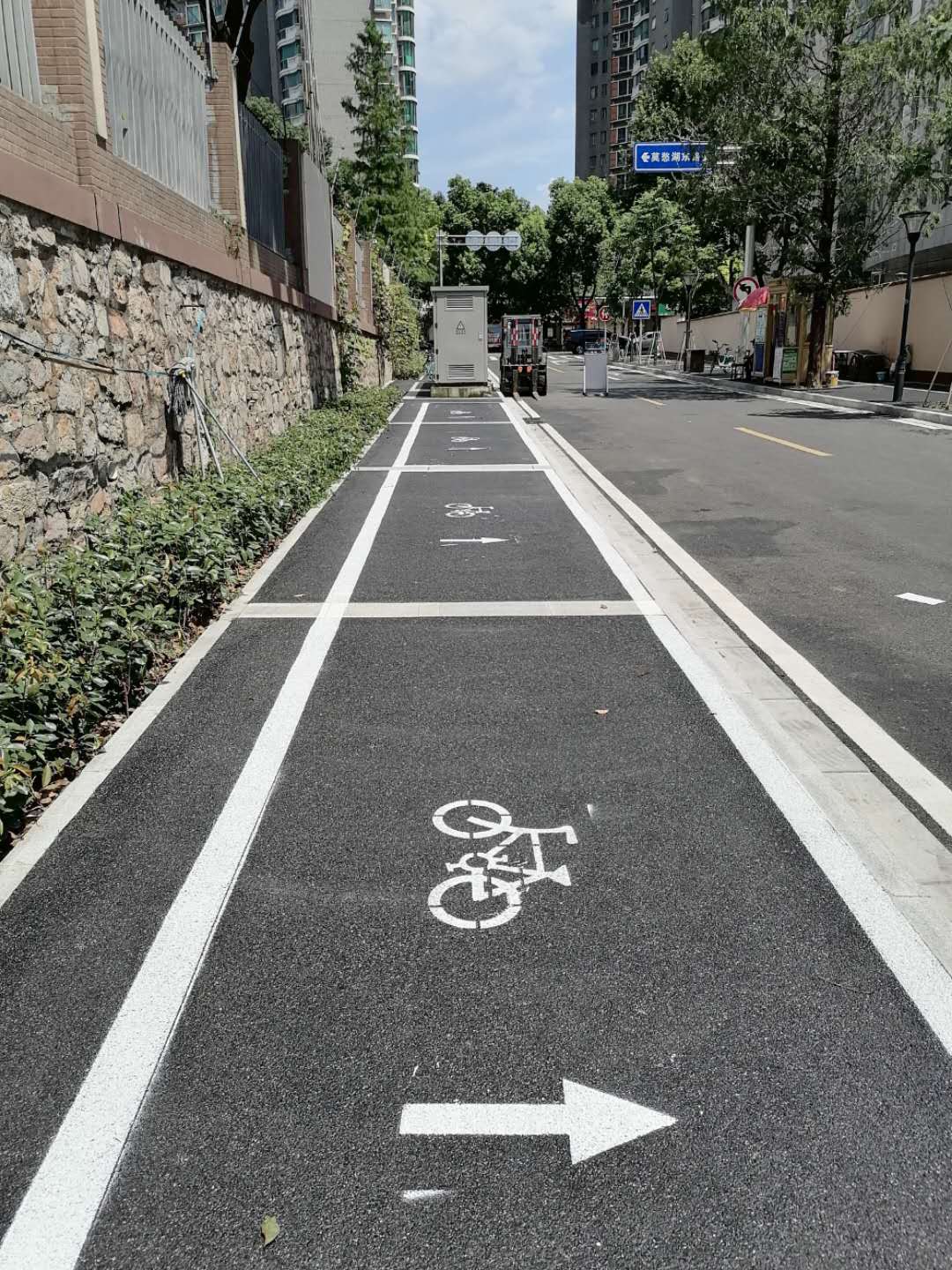 招标文件：南京道路划线冷漆标线划线施工政府采购项目  南京停车场划线