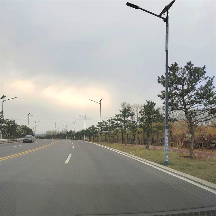 山西太原道路灯6米方杆太阳能路灯报价  山西太阳能路灯