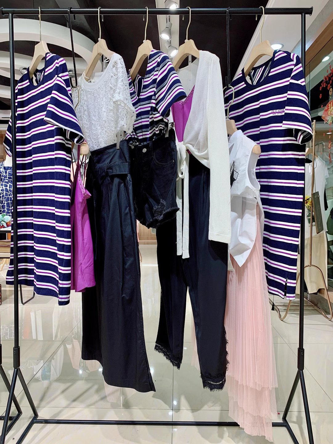 时尚女装谷邦L+2022夏品牌折扣女装精品尾货库存走份  女装折扣  女装尾货批发  女装库存尾货批发