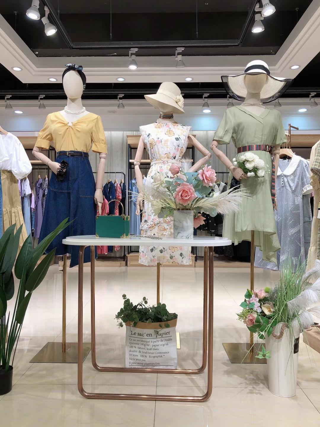 真情告白·樱内2022夏品牌女装折扣店尾货库存批发  女装尾货批发  女装库存尾货批发