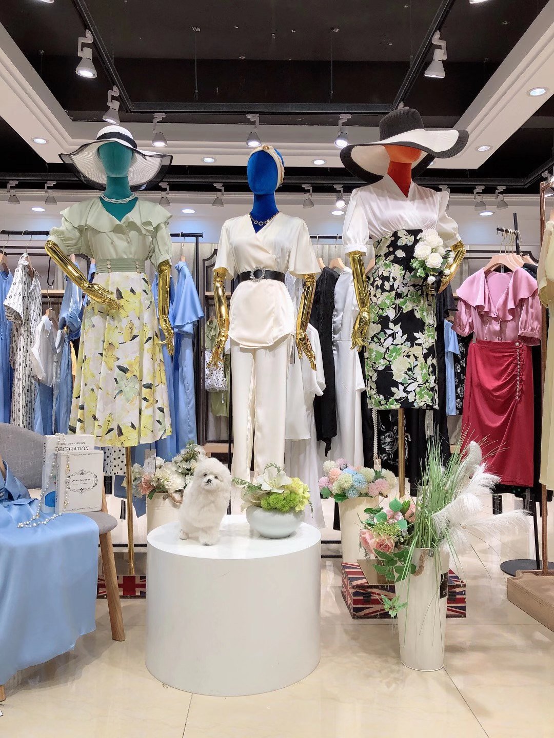 剪标品牌艾阿玛尼2022夏品牌折扣女装尾货货源批发渠道  女装折扣  女装尾货批发  女装库存尾货批发