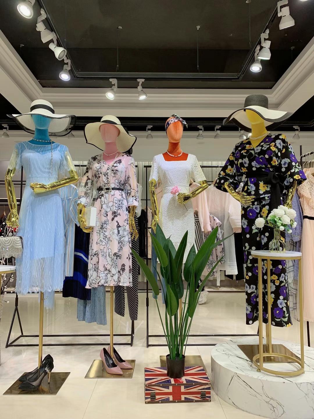国内品牌艾托奥2022夏品牌女装折扣尾货货源走份批发  女装尾货批发  女装库存尾货批发