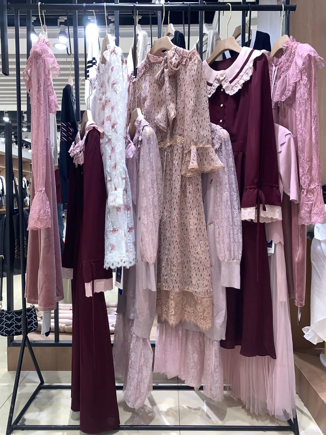 杰茜卡的秘密2022春夏品牌折扣女装尾货批发供应商  女装折扣  女装库存尾货批发