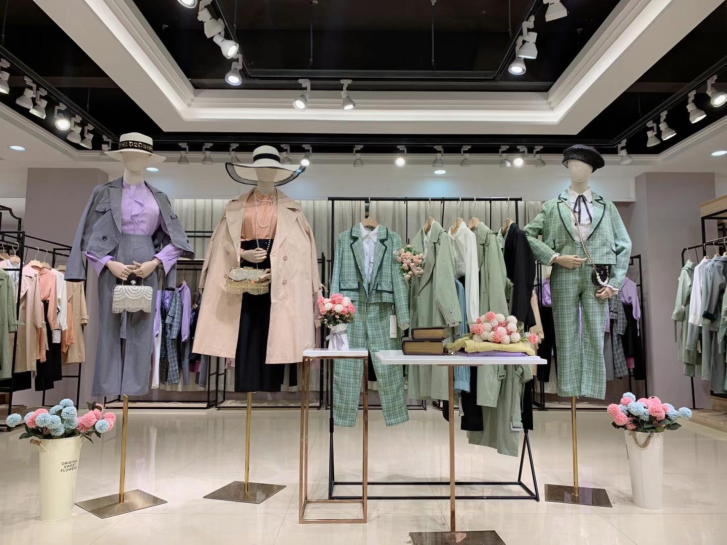 诺漫莉莎2022春品牌女装折扣库存尾货货源批发  女装尾货批发  女装库存尾货批发