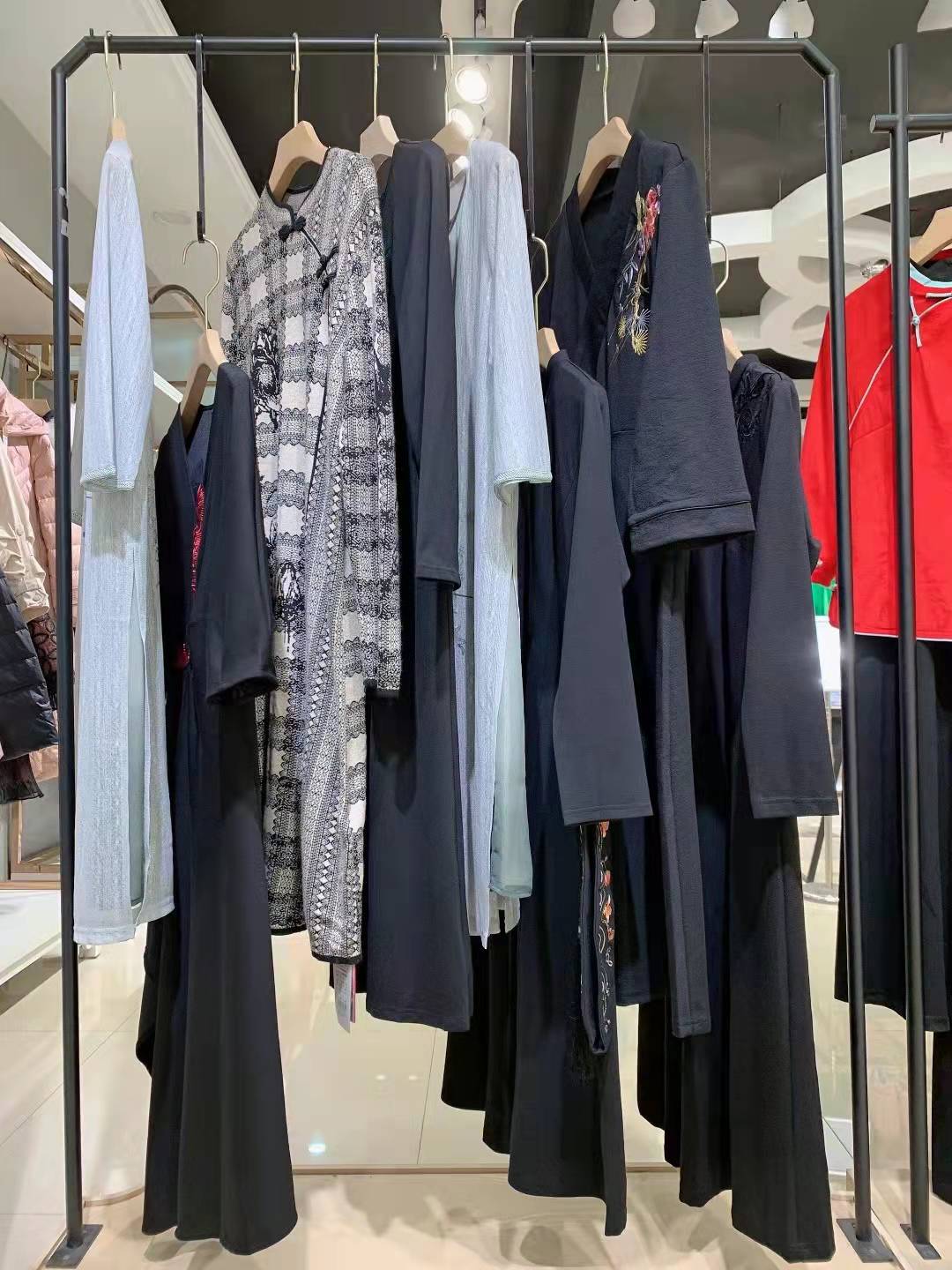 一手货源 袚薈2022春品牌折扣女装库存尾货走份批发  女装折扣  女装尾货批发  女装库存尾货批发