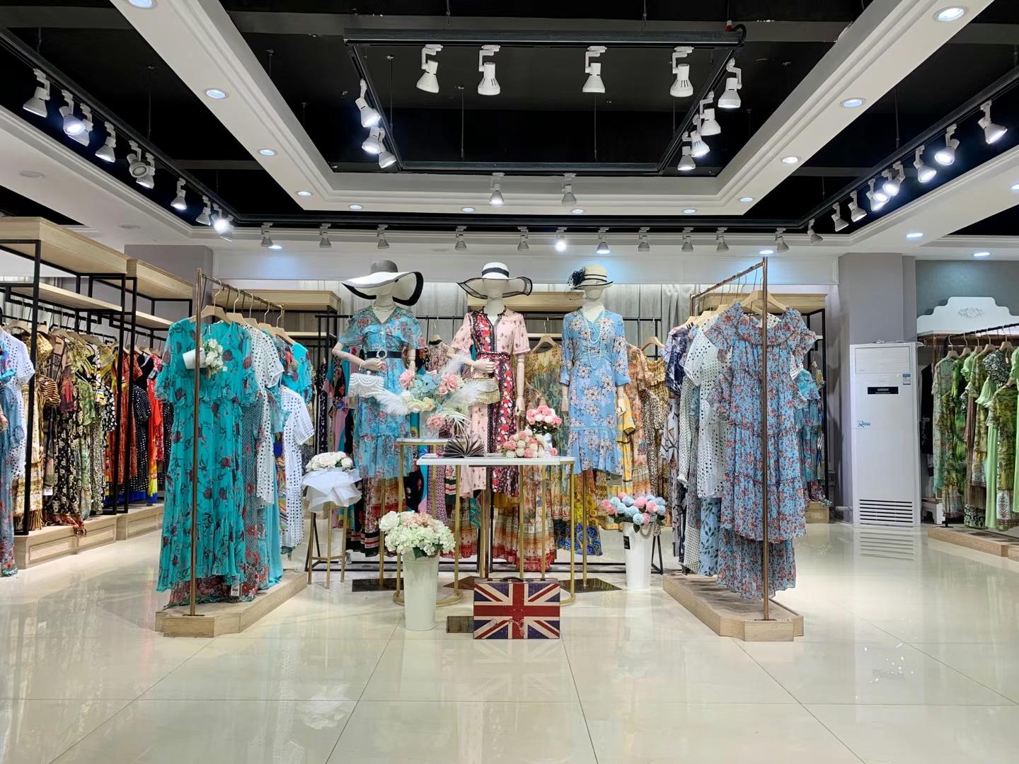 品牌香草集2022夏品牌折扣女装库存尾货打包批发  女装折扣  女装尾货批发  女装库存尾货批发