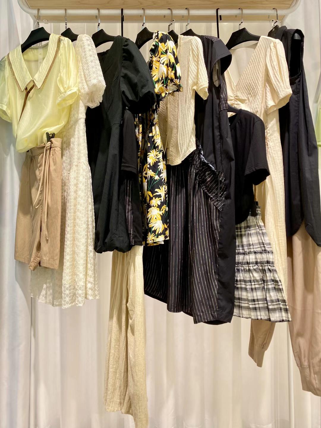 女装品牌新作2022春品牌女装折扣尾货批发货源  女装尾货批发  女装库存尾货批发