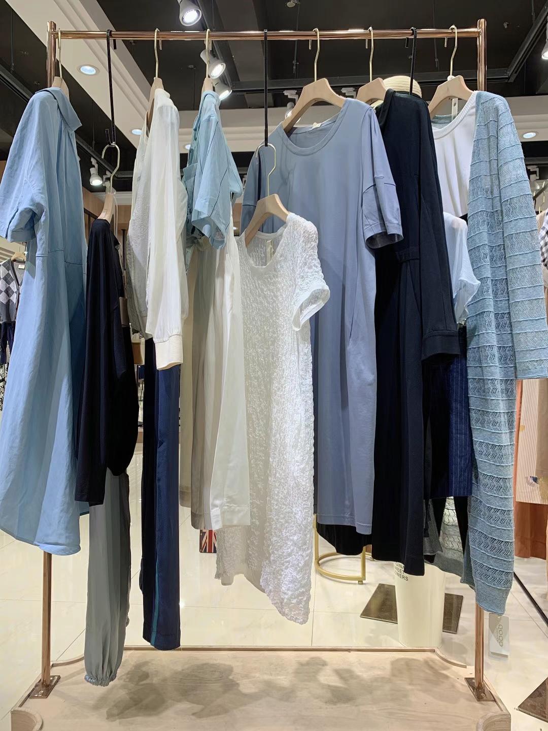 品牌注释2022春夏品牌折扣女装尾货库存一手货源批发  女装折扣  女装尾货批发  女装库存尾货批发