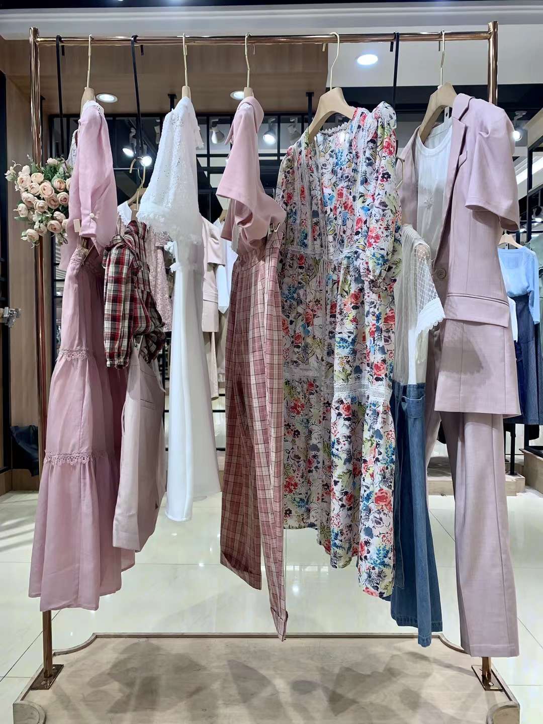 品牌女装芭依璐2022夏品牌折扣女装尾货走份批发  女装折扣  女装尾货批发  女装库存尾货批发
