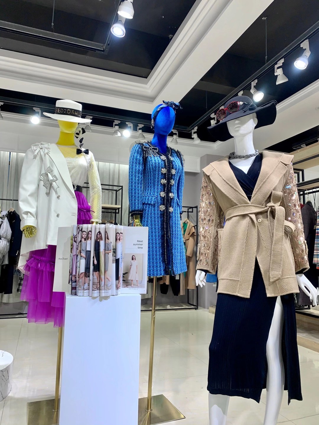 戴布拉芬2022夏一二线品牌女装折扣尾货电商进货渠道  女装尾货批发  女装库存尾货批发